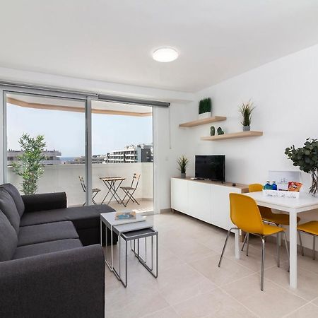Homeforguest Modern And Recently Renovated Apartment In Arona Arona  Exterior foto