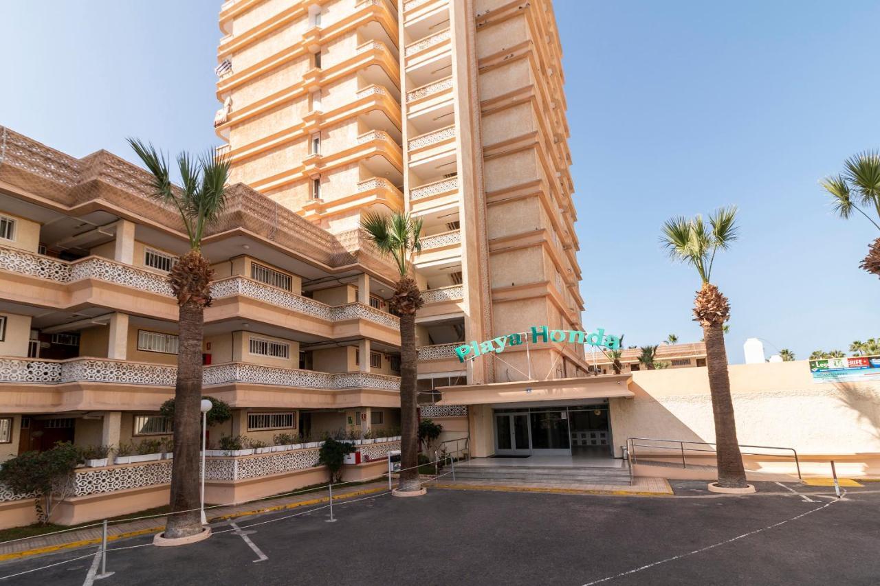 Homeforguest Modern And Recently Renovated Apartment In Arona Arona  Exterior foto