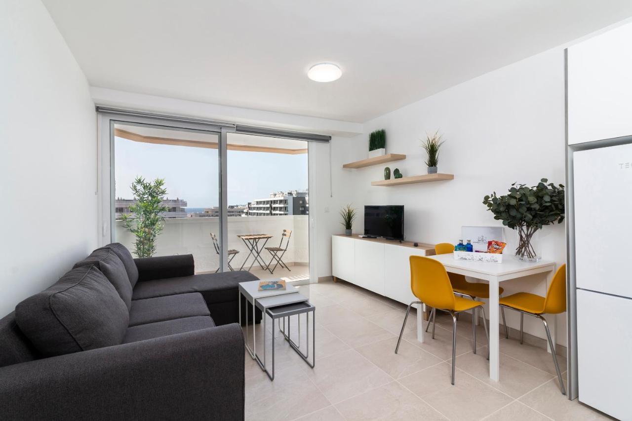 Homeforguest Modern And Recently Renovated Apartment In Arona Arona  Exterior foto