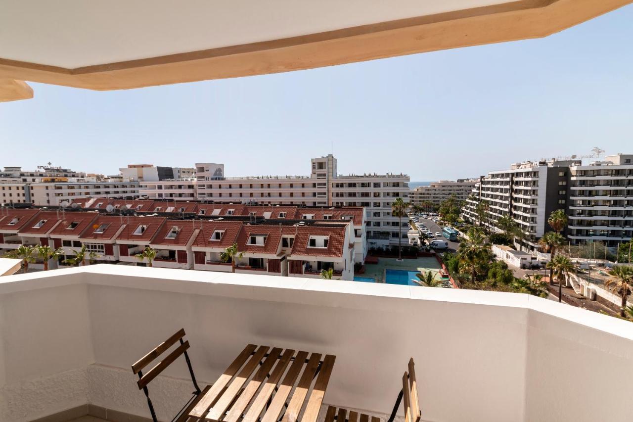 Homeforguest Modern And Recently Renovated Apartment In Arona Arona  Exterior foto