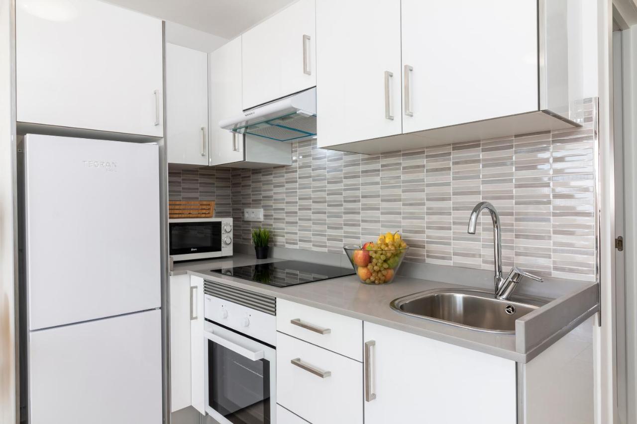 Homeforguest Modern And Recently Renovated Apartment In Arona Arona  Exterior foto