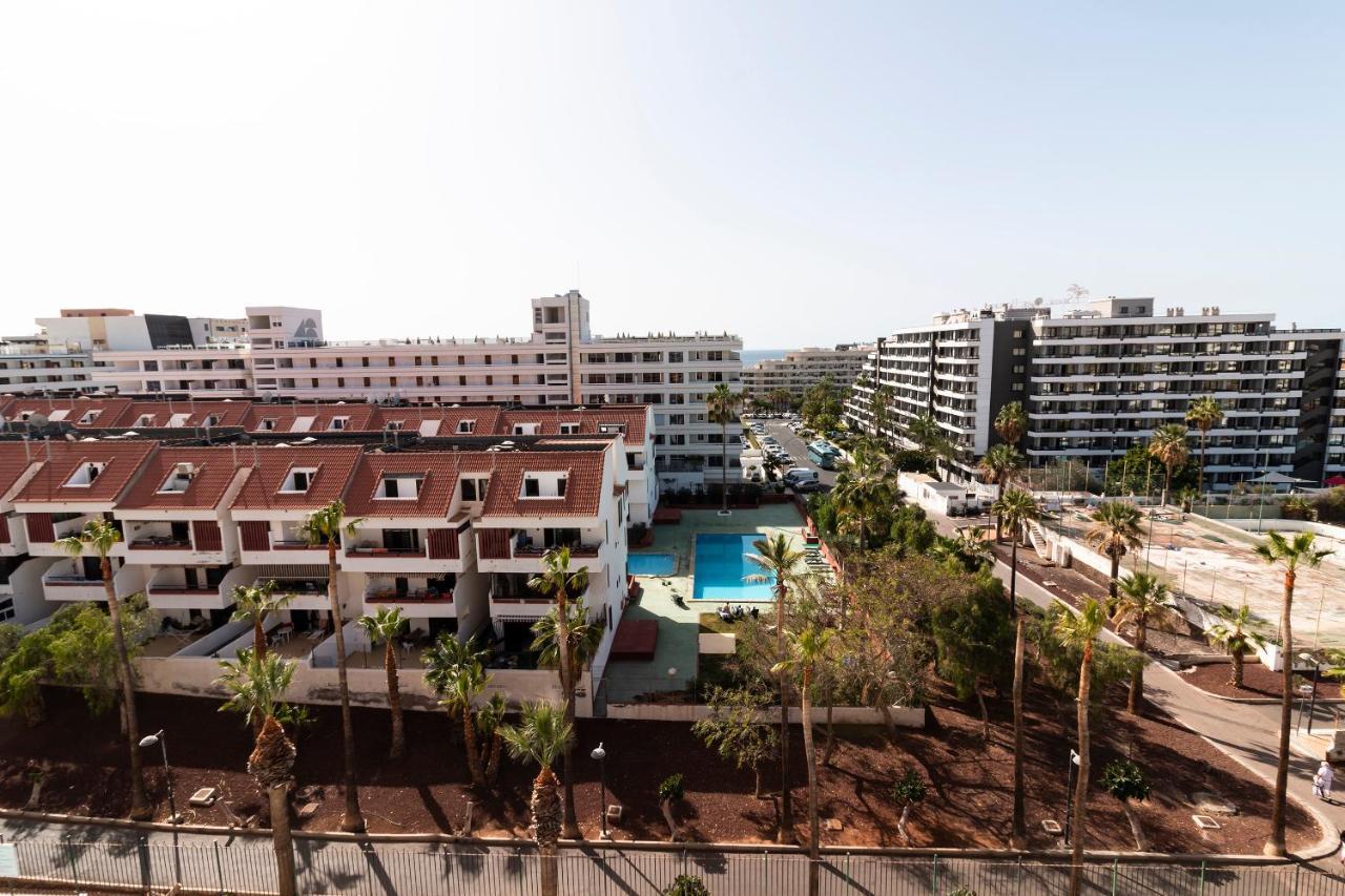 Homeforguest Modern And Recently Renovated Apartment In Arona Arona  Exterior foto