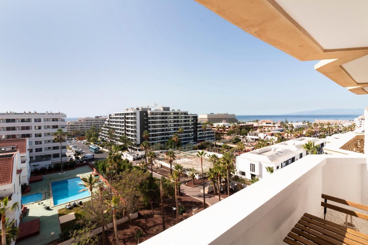 Homeforguest Modern And Recently Renovated Apartment In Arona Arona  Exterior foto