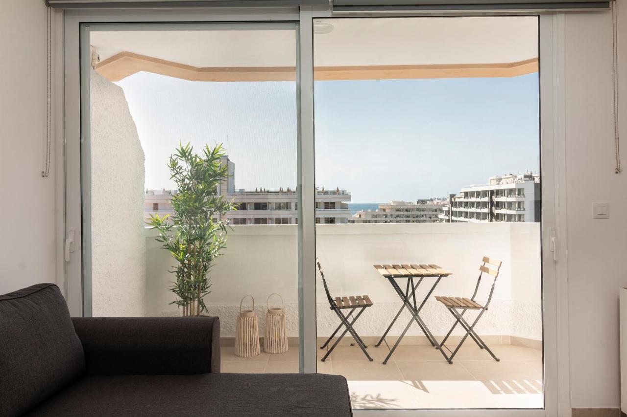 Homeforguest Modern And Recently Renovated Apartment In Arona Arona  Exterior foto
